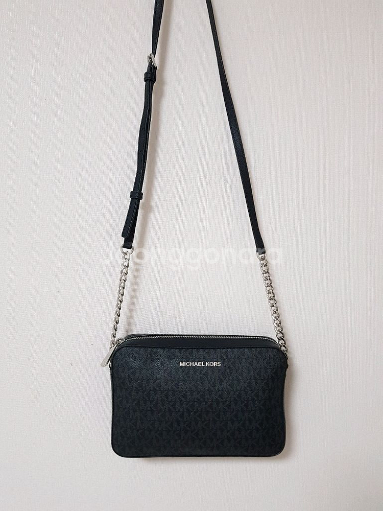 마이클코어스 크로스백 ㅡ 거의 새제품--2