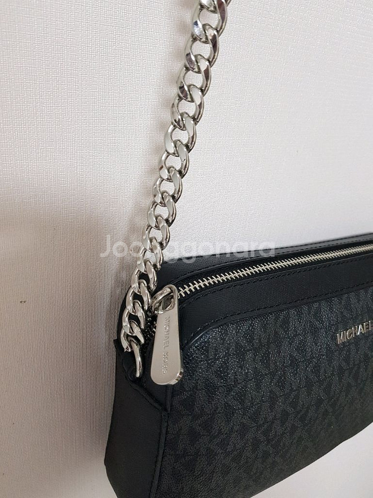 마이클코어스 크로스백 ㅡ 거의 새제품--4