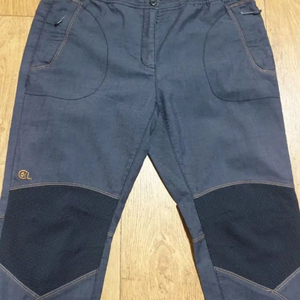 크로크다일 아웃도어 바지 33인치입니다