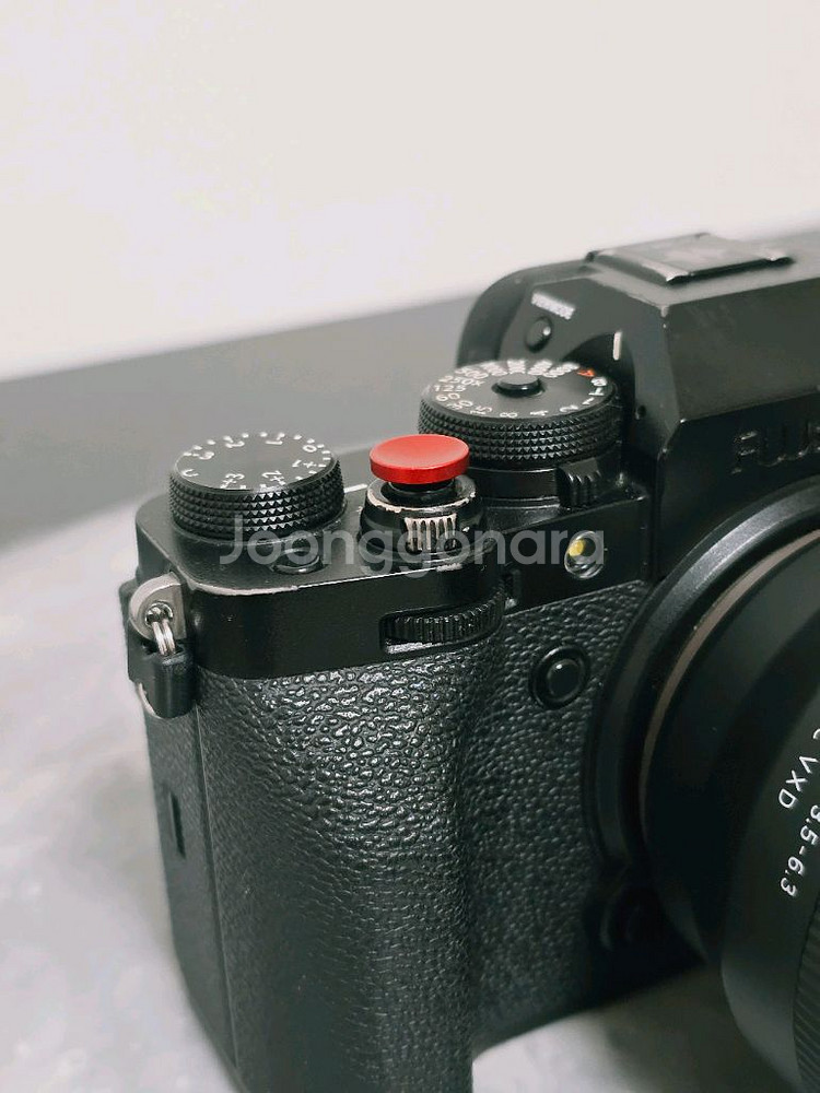 후지필름 X-T4 바디만 판매합니다(렌즈는 판매완료)--2
