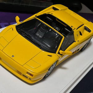 1:18 오토아트 람보르기니 디아블로 로드스터 노랑