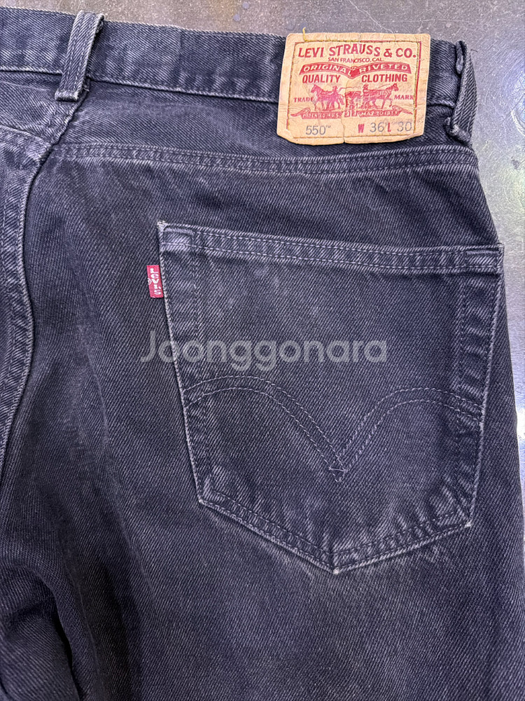 리바이스 550 릴렉스핏 더티워싱 페인팅 블랙 데님36--7