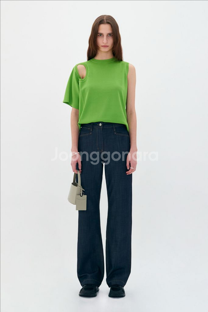 [M] 로우클래식 언발란스 슬리브 니트 블랙--2