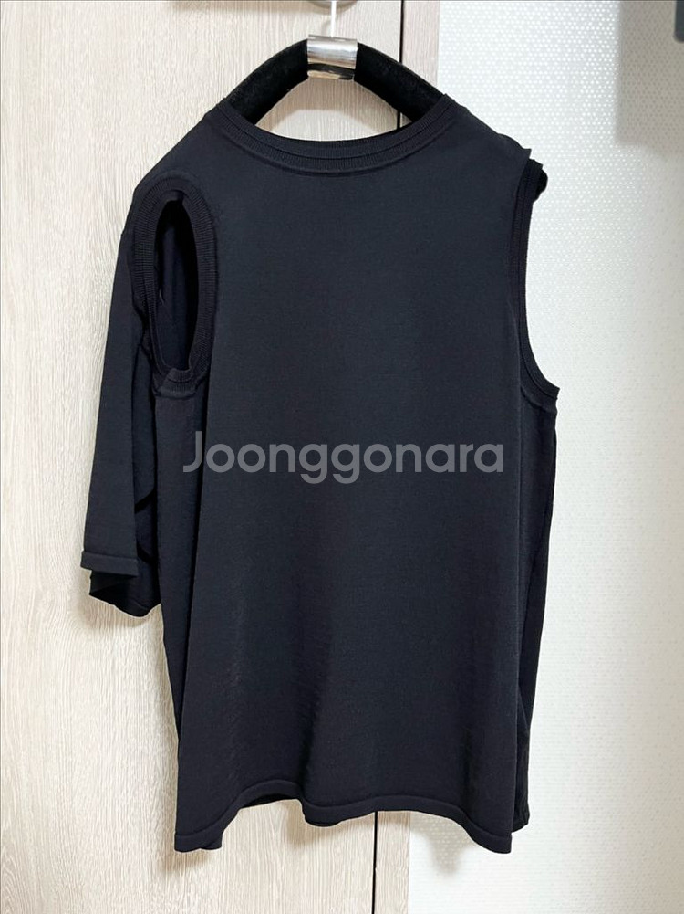 [M] 로우클래식 언발란스 슬리브 니트 블랙--7