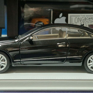 1:18 노레브 벤츠 E클래스 쿠페(C207) 블랙
