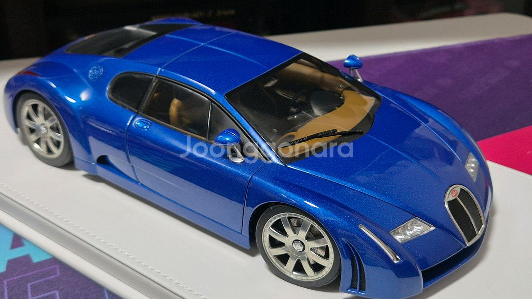 1:18 오토아트 부가티 치론 블루 판매--3