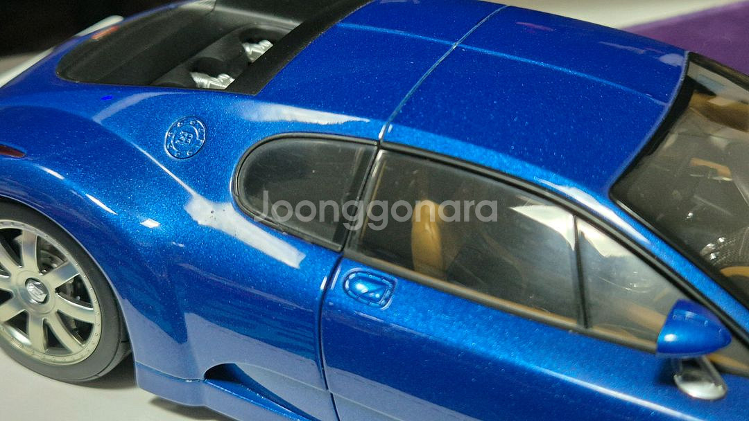 1:18 오토아트 부가티 치론 블루 판매--4