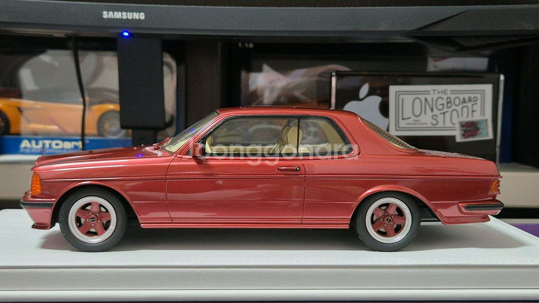 1:18 otto 벤츠 190E RWB 레드--2