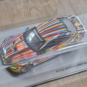 1:18 미니챔프 BMW M3 GT2 제프쿤스 아트카