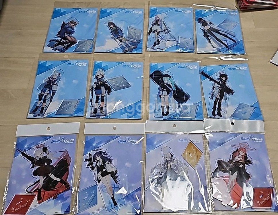 블루아카이브 샬래스토어 아크릴 판매합니다--0