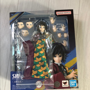Shf 귀멸의칼날 토미오카 기유& 하오리 피규어