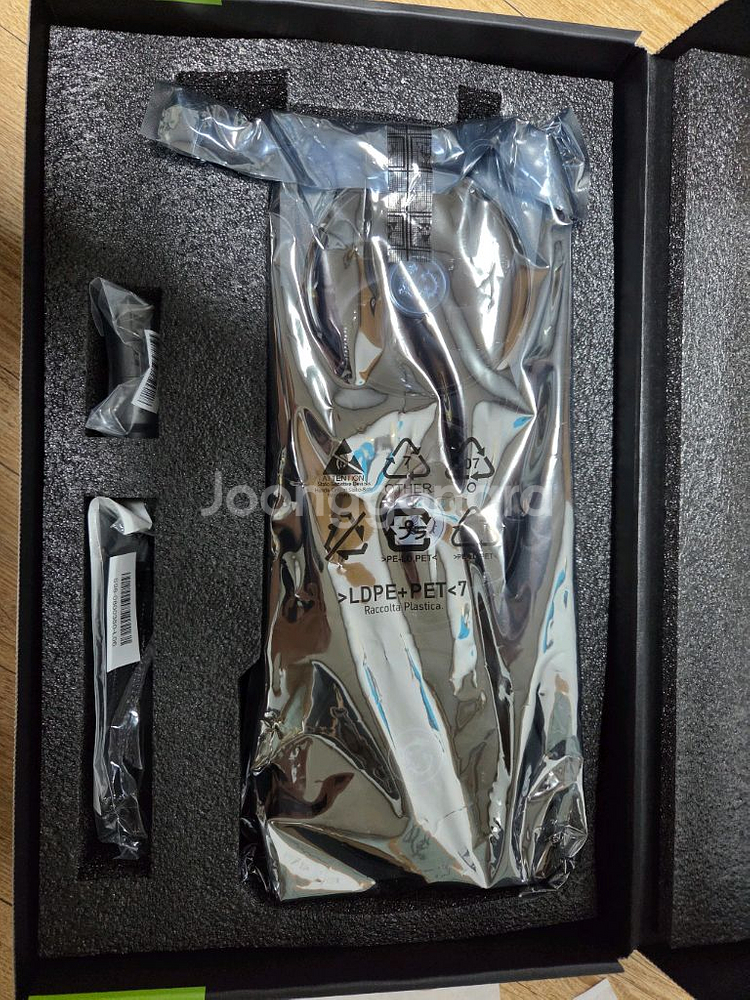 msi 지포스 RTX 5070 트라이프로져4--1