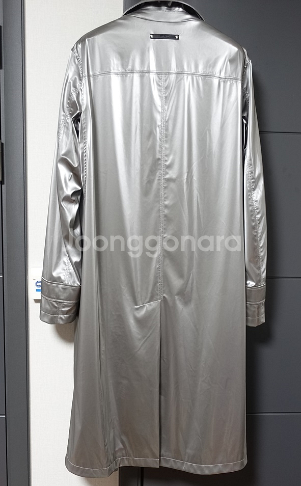 베르사체 런웨이 실버 트렌치 코트 새상품--4