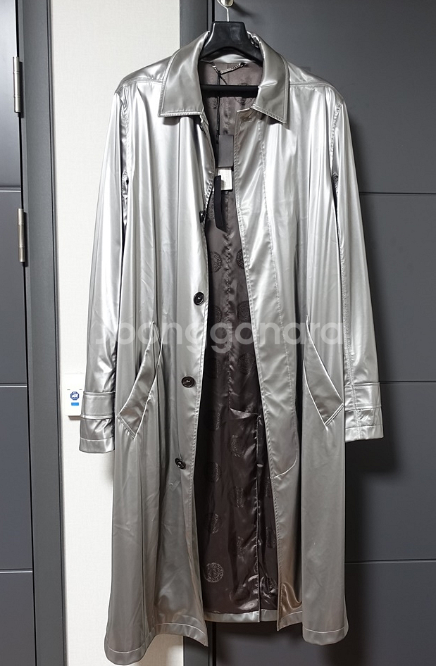 베르사체 런웨이 실버 트렌치 코트 새상품--3