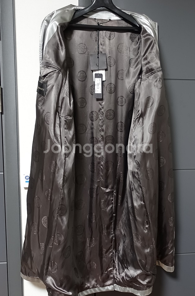 베르사체 런웨이 실버 트렌치 코트 새상품--7