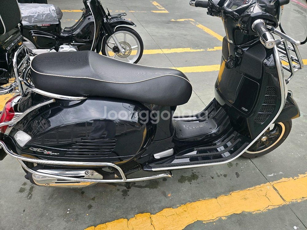 베스파gts125 hpe--2