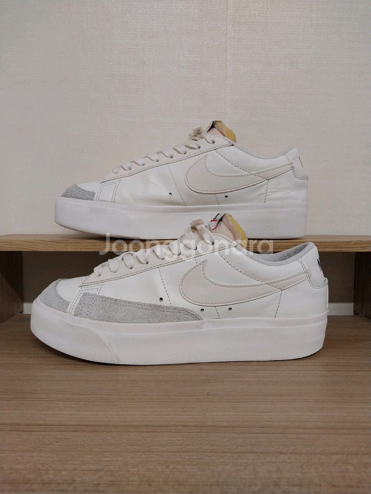 여성 나이키 블레이저 로우 플랫폼 화이트 운동화(255--3
