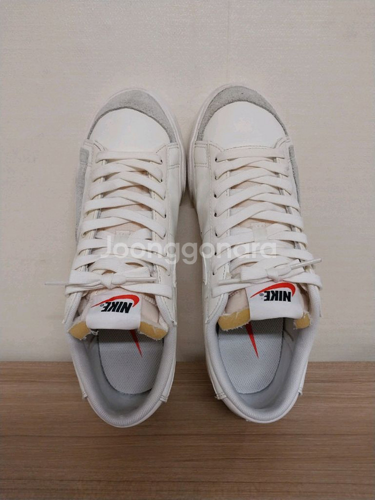여성 나이키 블레이저 로우 플랫폼 화이트 운동화(255--7