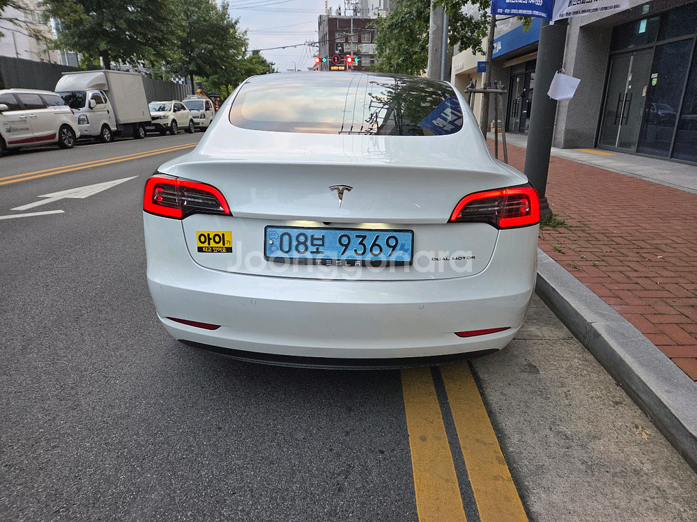테슬라 모델3. 롱레인지 리리프 21년11월 56천km--1