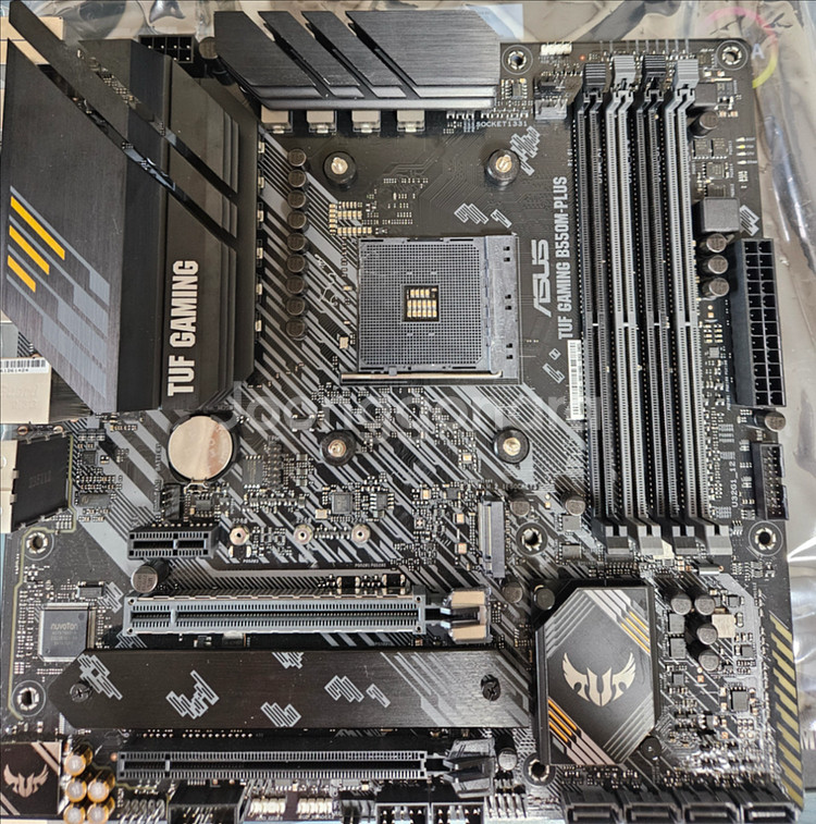 asus tuf b550m plus 거의 새거 팝니다--1