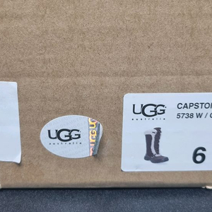 UGG 패딩부츠 capstone US6 230사이즈
