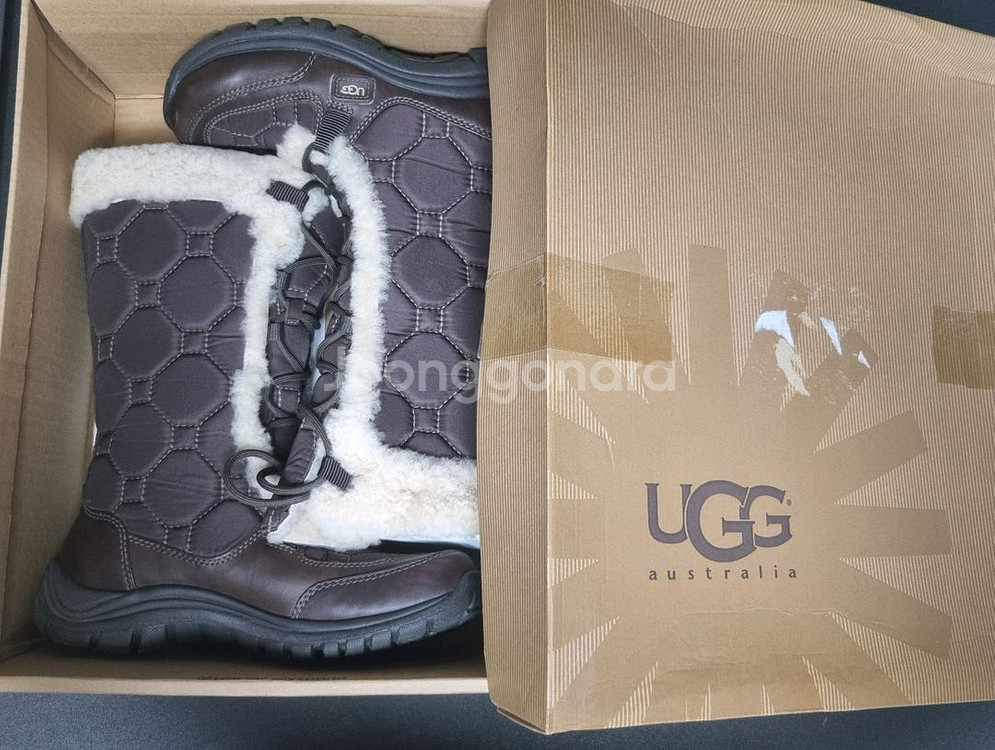 UGG 패딩부츠 capstone US6 230사이즈--1