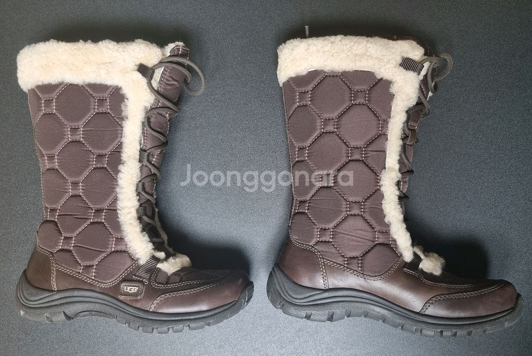 UGG 패딩부츠 capstone US6 230사이즈--2