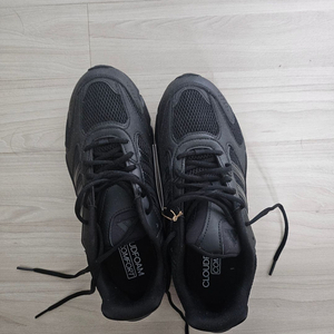 아디다스 크레이지카오스 2000 블랙입니다