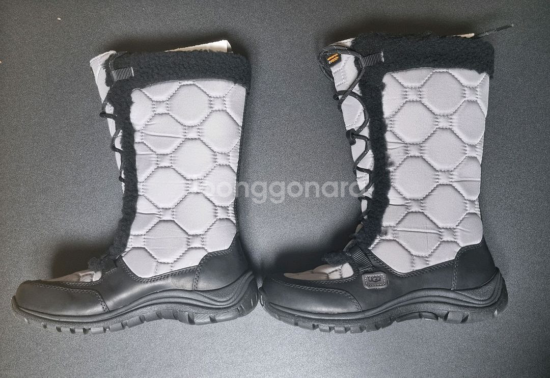 UGG 패딩부츠 capstone US6 230사이즈--3