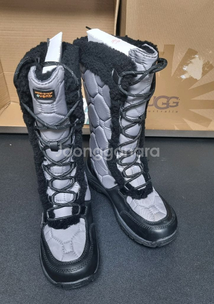 UGG 패딩부츠 capstone US6 230사이즈--5