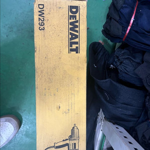 디월트 DW293 전동 임팩트렌치 팝니다!