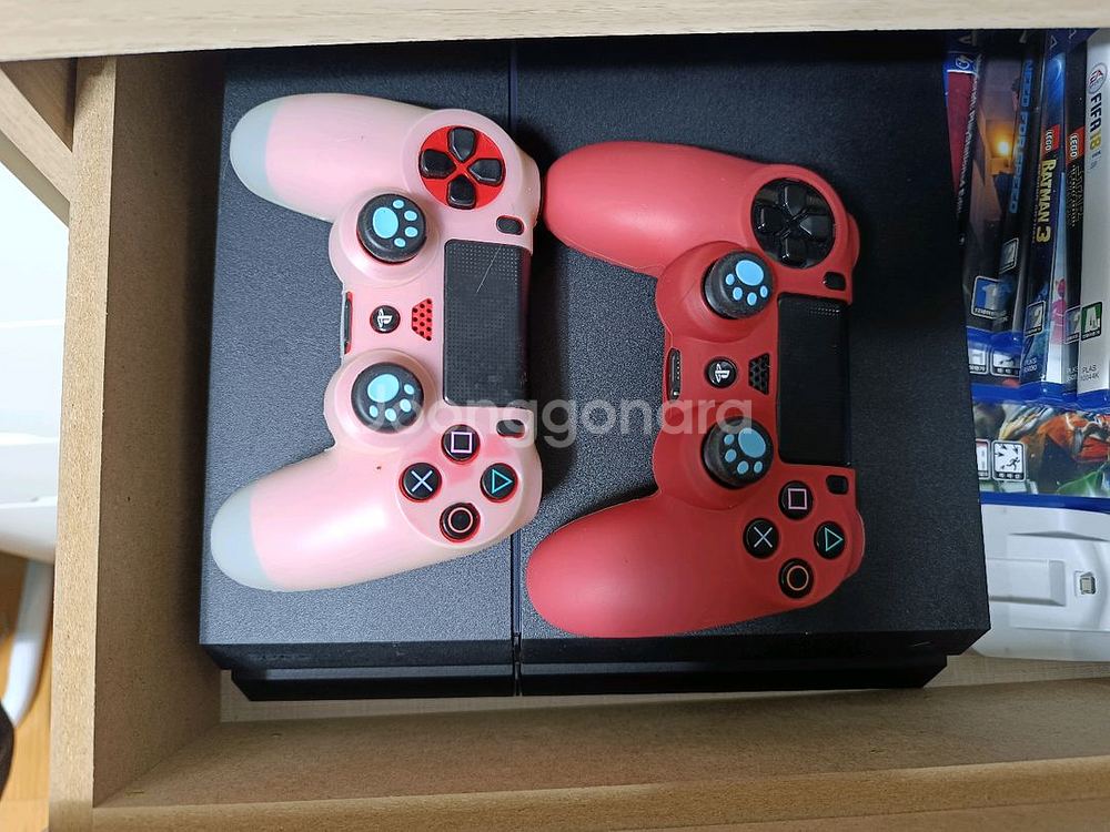 PS4 본체 + 컨트롤러--0