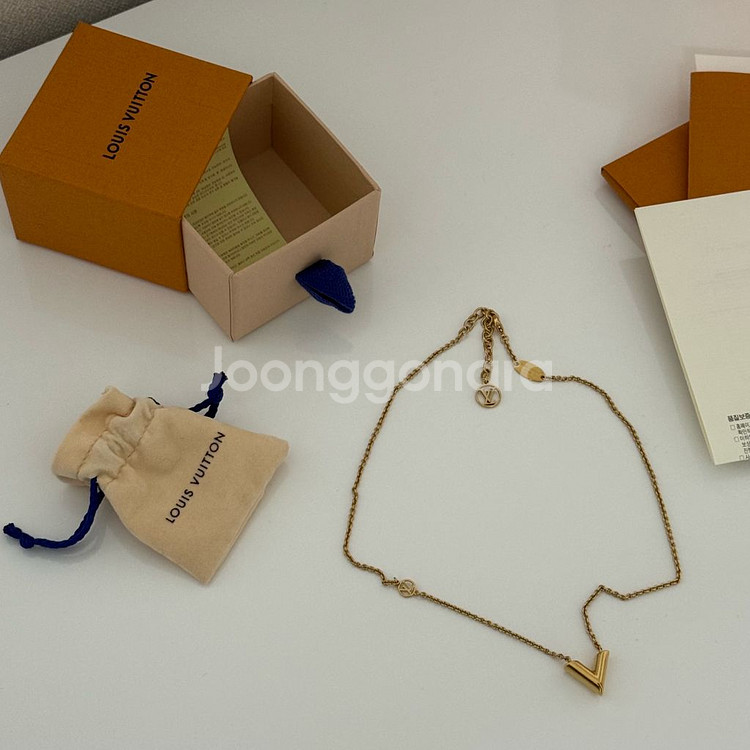 루이비통 에센셜 골드코팅 목걸이--1