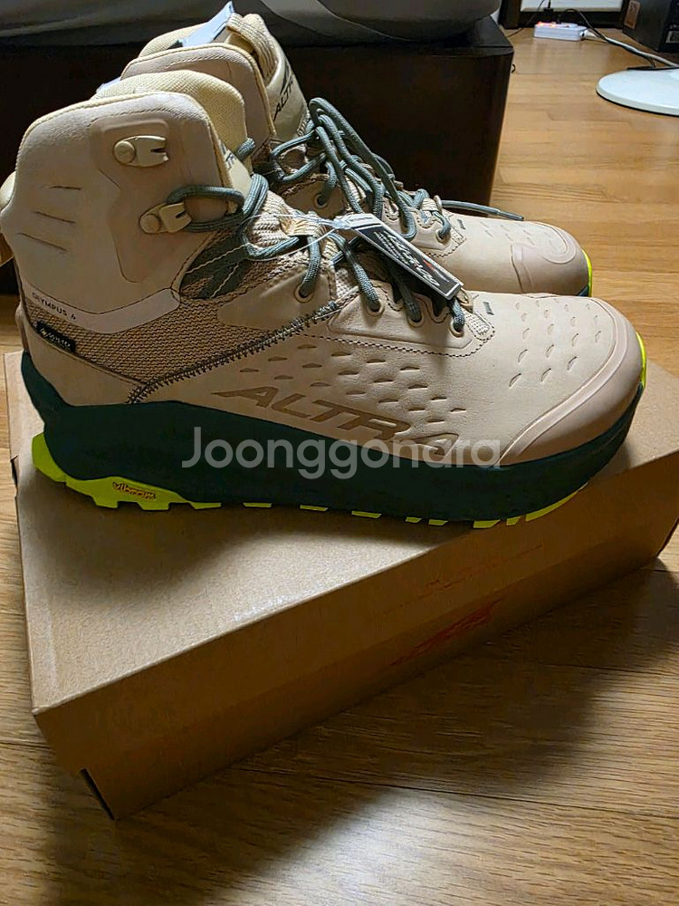 알트라 올림퍼스6 하이크 미드--1
