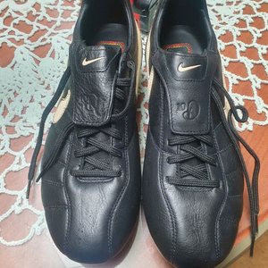 나이키 호나우지뉴 축구화