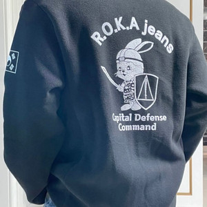 단종된 한정판뉴진스 X 육군 수방사 콜라보 로카 후리스