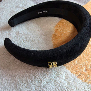 25ss 미우미우 벨벳 헤어밴드 머리띠 (미착용 새상품