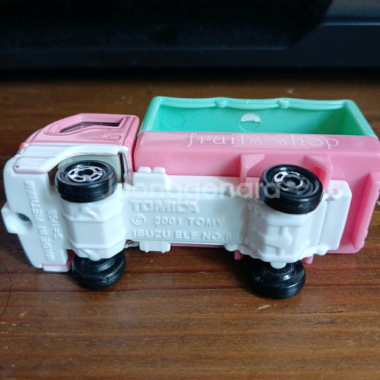 토미카 Isuzu elf no083 2001--3