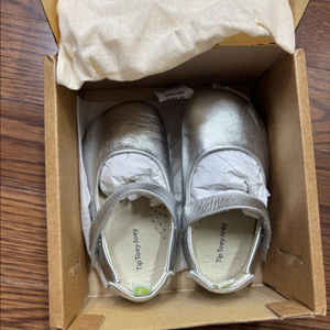 (실내1회착용)팁토이조이 돌리 실버(146,24사이즈)