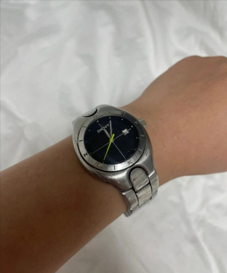 DKNY 메탈 시계--2