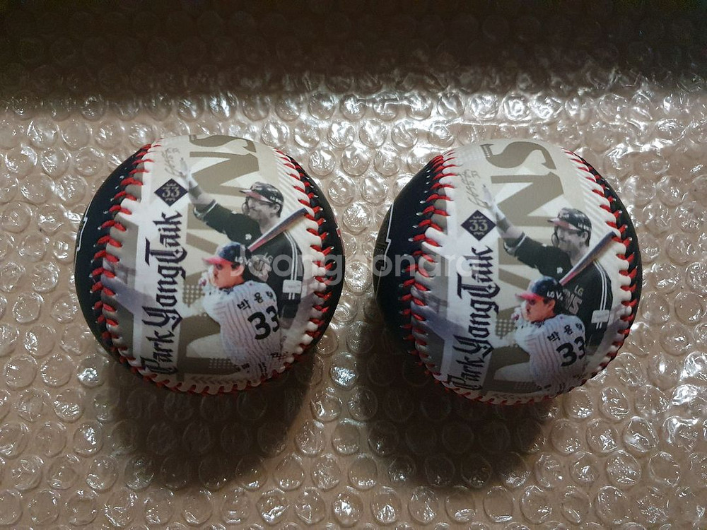 KBO 엘지트윈스 박용택 통산 기록 기념구 포토볼--0