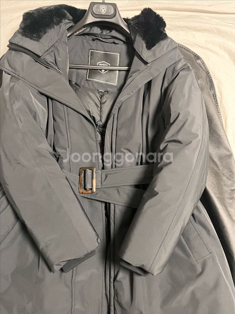 노비스 아우라 패딩 판매합니다.--4