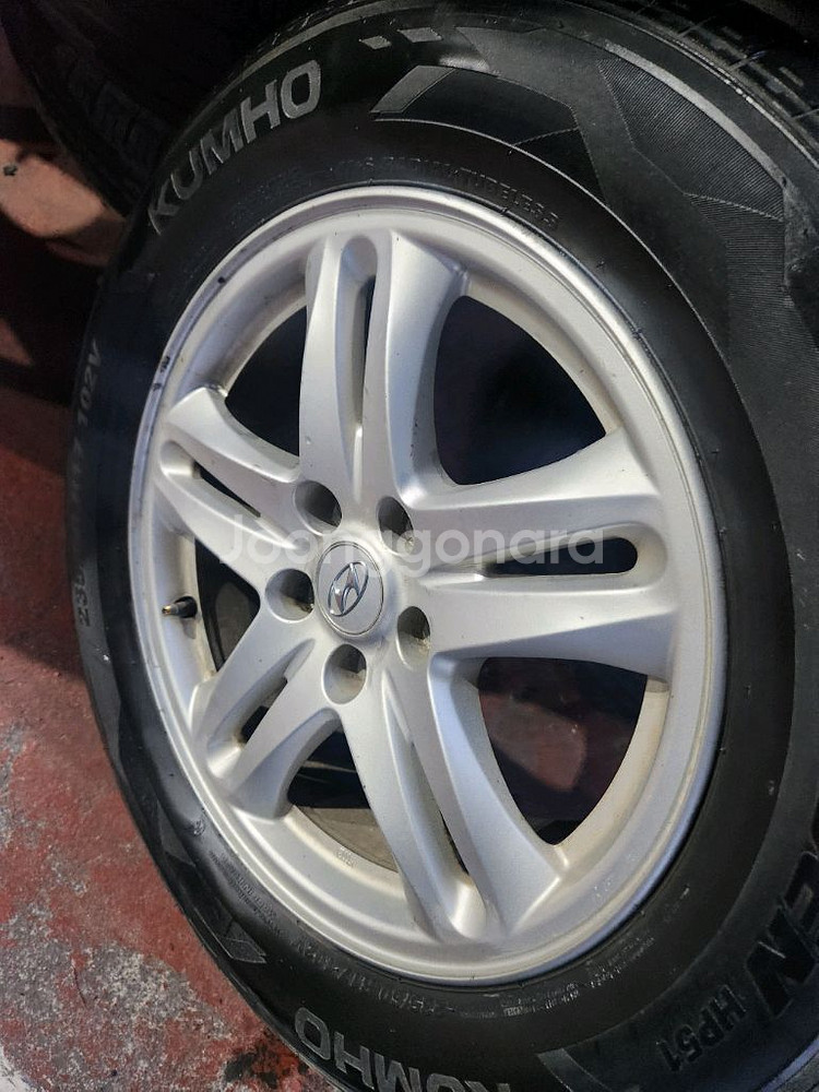 싼타페 순정 휠타이어. 235 60 17--2