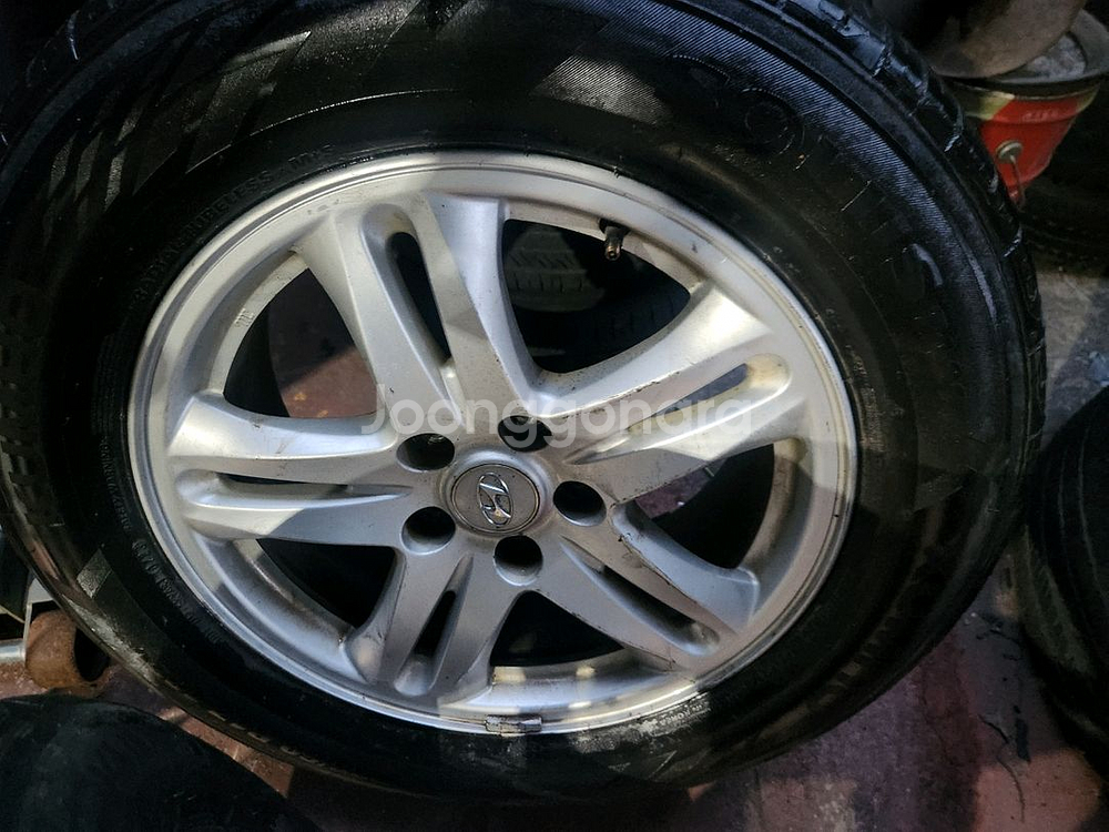 싼타페 순정 휠타이어. 235 60 17--4
