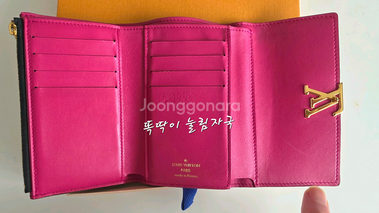 루이비통 카퓌신 토리옹중지갑--3