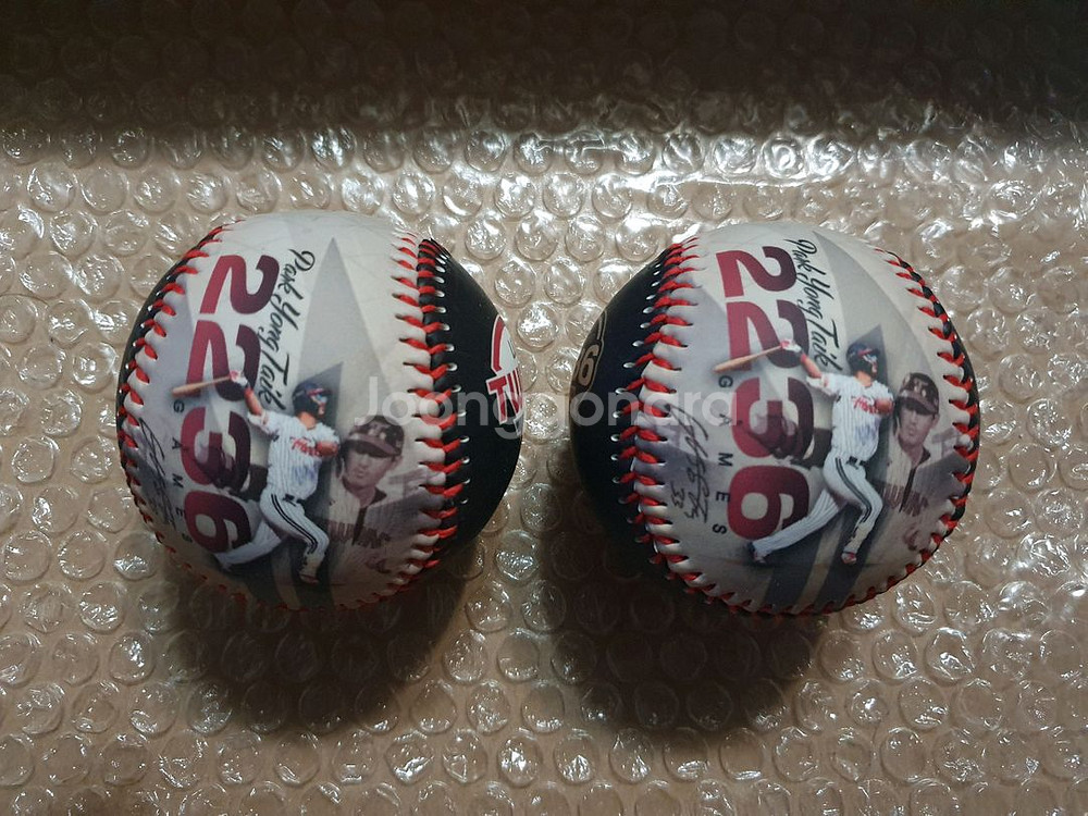 KBO 엘지트윈스 박용택 최다경기 출장 기념구 포토볼--0