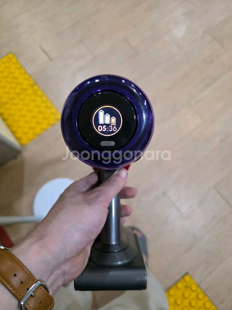 다이슨 디지털 슬림 sv18 청소기 팝니다.--3