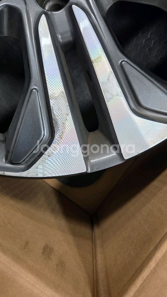 더뉴 카니발 18인치 휠 1개--1