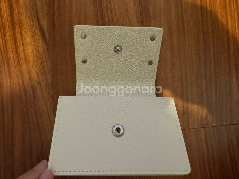 마뗑킴 아코디언 지갑 화이트--3