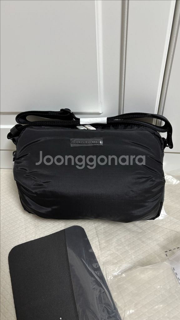 만다리나덕 크로스백 AIR 69T03001 새상품--0